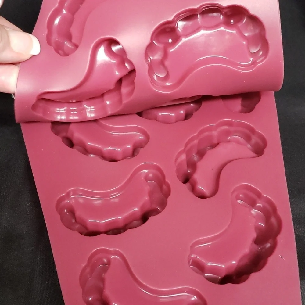CWC Cook with Color "Vampire Teeth" Silicone Molds - Picture 4 of 4